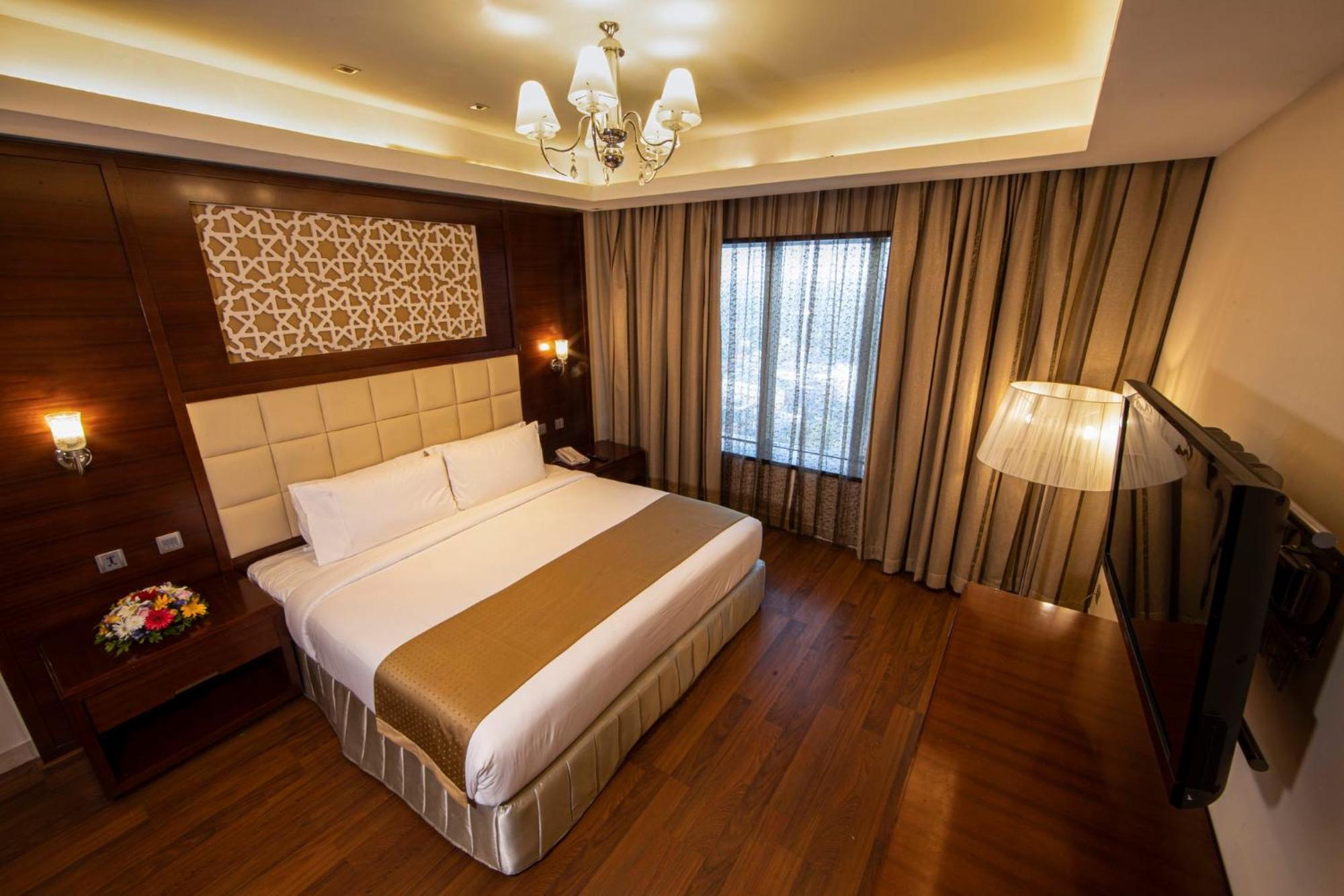 Cochin By Ihg Hotel