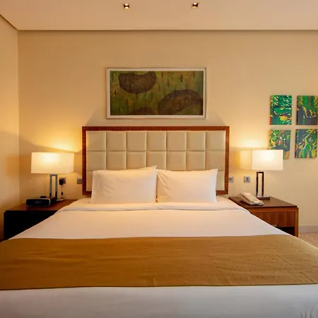 Holiday Inn Cochin By Ihg Kochi Exterior photo
