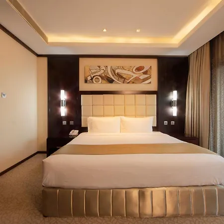Holiday Inn Cochin By Ihg Kochi Exterior photo